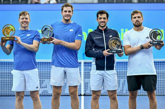ATP, Tennis Herren Qatar ExxonMobil Open-Doubles Final Winners Harri Heliovaara (L) of Finland and Henry Patten (2-L) of Great Britain and runners-up Julian Cash (2-R) and Lloyd Glasspool (R) of Great Britain pose during awarding ceremony after the men s Doubles Final match at the ATP Qatar ExxonMobil Open 2026 tennis tournament at the Khalifa International Tennis Complex in Doha, Qatar, on February 20, 2026. DOHA Qatar Copyright: xNOUSHADx
