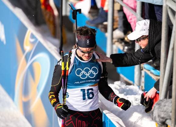 MILANO CORTINA 2026 - OLYMPISCHE WINTERSPIELE - ANTERSELVA - BIATHLON - MASSENSTART 15KM MÄNNER ** NUR FÜR REDAKTIONELLE ZWECKE ** EDITORIAL USE ONLY **<p>20 02 2026-Anterselva: Olympische Winterspiele Milano Cortina 2026 Biathlon Anterselva Biathlon Arena - Antholz Event: 15km Massenstart Männer im Foto: Philipp Horn 16 (GER) wird im Ziel von Ehefrau Antonia getröstet ( Italien Venetien Antholz Copyright: SaschaxFromm *** MILANO CORTINA 2026 OLYMPIC WINTER GAMES ANTERSELVA BIATHLON MASS START 15KM MEN FOR EDITORIAL PURPOSES ONLY p 20 02 2026 Anterselva Olympic Winter Games Milano Cortina 2026 Biathlon Anterselva Biathlon Arena Antholz Event 15km Mass Start Men in photo Philipp Horn 16 GER being comforted by wife Antonia at the finish line Italy Veneto Antholz Copyright SaschaxFromm Copyright: SaschaxFromm doc84nqs4b6rcn1k103dbm1 ,EDITORIAL USE ONLY