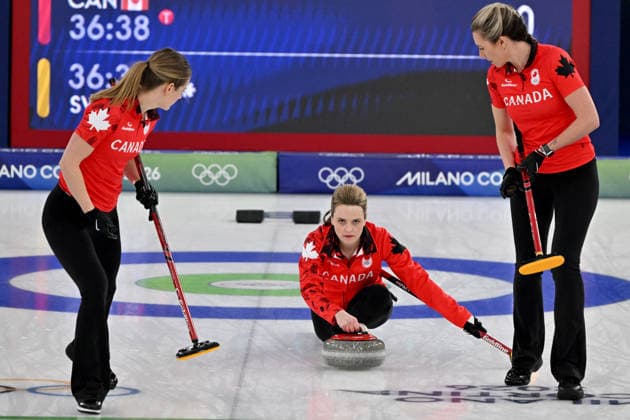 Cortina d Ampezzo, Italy, February 20th 2026. During the Curling Women s Semi-final match between Canada and Sweden of the Olympic Winter games, Winterspiele,Spiele, Summer games 2026 in Cortina d Ampezzo, Italy. (Photo by Igor Kupljenik Sports Press Photo)  Copyright: xIgorxKupljenikx xSPPx Sportspressphoto_SPR94971