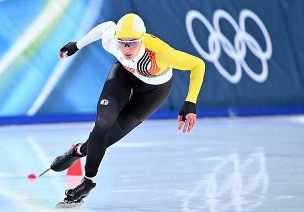 Belgian speed skater Isabelle van Elst pictured in action during the Women s 1500m Speed skating, Eisschnelllauf race at the Milano Cortina 2026 Olympic Winter games, Winterspiele,Spiele, Summer games on Friday 20 February 2026 in Milan, Italy. The XXV Winter Olympics take place from 6 to 22 February 2026 in Italy. JASPERxJACOBS  x164335970x
