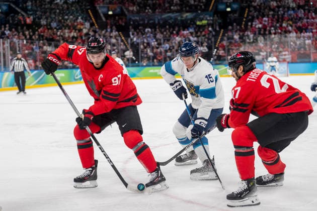Ice hockey, Eishockey - Milano Cortina 2026 Winter Olympics: Day 14 Connor McDavid, Anton Lundell, Shea Theodore during the Men s Playoffs Semi-final match between Canada and Finland of the Milano Cortina 2026 Winter Olympic Games, Olympische Spiele, Olympia, OS at Milano Santagiulia Ice Hockey Arena on February 20, 2026 in Milan, Italy. Milano Italy  Copyright: xAndrzejxIwanczukx originalFilename:iwanczuk-icehocke260220_npDhU.jpg