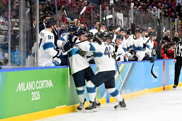 MILANO, ITALIEN 20260220 Jubel när Finland gör 0-2 under herrarnas semifinal i ishockey mellan Kanada och Finland i Santagiulia Arena under OS i Milano. *** Bilden ingar i SPORTPAKET. För övriga BETALBILD *** MILANO ITALIEN x10070x *** MILANO, ITALY 20260220 Cheers as Finland scores 0 2 during the mens ice hockey semi-final between Canada and Finland at the Santagiulia Arena during the Milan Olympics Picture in SPORT PACKAGE For others PAY PICTURE MILANO ITALY x10070x  Copyright: xJessicaxGow TTx OS 2026 ISHOCKEY KANADA-FINLAND SEMIFINAL