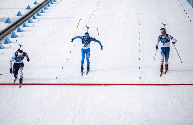MILANO CORTINA 2026 - OLYMPISCHE WINTERSPIELE - ANTERSELVA - BIATHLON - MASSENSTART 15KM MÄNNER ** NUR FÜR REDAKTIONELLE ZWECKE ** EDITORIAL USE ONLY **<p>20 02 2026-Anterselva: Olympische Winterspiele Milano Cortina 2026 Biathlon Anterselva Biathlon Arena - Antholz Event: 15km Massenstart Männer im Foto: Joscha Burkhalter 26 (SUI), Nicola Romanin 28 (ITA) und Campbell Wright 11 (USA) stoppen vor dem Ziel und starten kurz danach einen gemeinsamen Zielsprint. ( Italien Venetien Antholz Copyright: SaschaxFromm *** MILANO CORTINA 2026 OLYMPIC WINTER GAMES ANTERSELVA BIATHLON MASS START 15KM MEN FOR EDITORIAL PURPOSES ONLY p 20 02 2026 Anterselva Olympic Winter Games Milano Cortina 2026 Biathlon Anterselva Biathlon Arena Antholz Event 15km Mass Start Men in photo Joscha Burkhalter 26 SUI , Nicola Romanin 28 ITA and Campbell Wright 11 USA stop before the finish and start a joint sprint to the finish shortly afterwards Italy Veneto Anterselva Copyright SaschaxFromm Copyright: SaschaxFromm doc84nrmm4cyu017145obm1 ,EDITORIAL USE ONLY