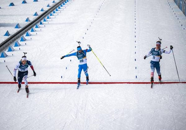 MILANO CORTINA 2026 - OLYMPISCHE WINTERSPIELE - ANTERSELVA - BIATHLON - MASSENSTART 15KM MÄNNER ** NUR FÜR REDAKTIONELLE ZWECKE ** EDITORIAL USE ONLY **<p>20 02 2026-Anterselva: Olympische Winterspiele Milano Cortina 2026 Biathlon Anterselva Biathlon Arena - Antholz Event: 15km Massenstart Männer im Foto: Joscha Burkhalter 26 (SUI), Nicola Romanin 28 (ITA) und Campbell Wright 11 (USA) stoppen vor dem Ziel und starten kurz danach einen gemeinsamen Zielsprint. ( Italien Venetien Antholz Copyright: SaschaxFromm *** MILANO CORTINA 2026 OLYMPIC WINTER GAMES ANTERSELVA BIATHLON MASS START 15KM MEN FOR EDITORIAL PURPOSES ONLY p 20 02 2026 Anterselva Olympic Winter Games Milano Cortina 2026 Biathlon Anterselva Biathlon Arena Antholz Event 15km Mass Start Men in photo Joscha Burkhalter 26 SUI , Nicola Romanin 28 ITA and Campbell Wright 11 USA stop before the finish and start a joint sprint to the finish shortly afterwards Italy Veneto Anterselva Copyright SaschaxFromm Copyright: SaschaxFromm doc84nrmmkv779hbf1r13kw ,EDITORIAL USE ONLY