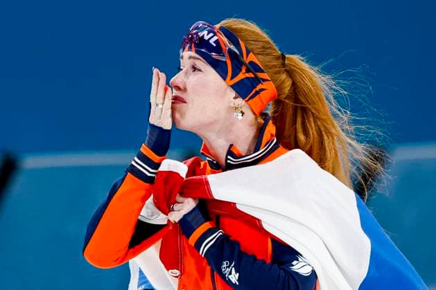 winner Antoinette Rijpma-De Jong of the Netherlands cries of joy and celebrating and holding flag after Women s 1500m, Milano Cortina 2026 Winter Olympics: Day 14, Speed skating, Eisschnelllauf - Milano Cortina 2026 Winter Olympics: Day 14, Milano Speed Skating Stadium, February 20, 2026, Milan, Italy.
