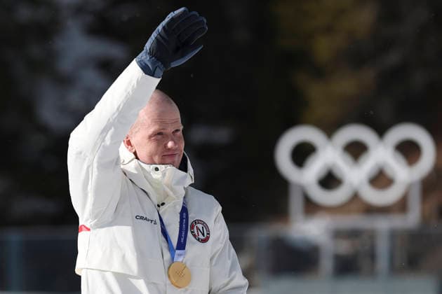 (260220) -- ANTERSELVA, Feb. 20, 2026 -- Gold medalist Johannes Dale-Skjevdal of Norway celebrates during the awarding ceremony of the biathlon men s 15km mass start event at the 2026 Milan-Cortina Winter Olympics in Anterselva, Italy, Feb. 20, 2026. ) (MICO2026)ITALY-ANTERSELVA-OLYMPIC Winter games, Winterspiele,Spiele, Summer games BIATHLON-MEN S 15KM MASS START ZhangxTao 