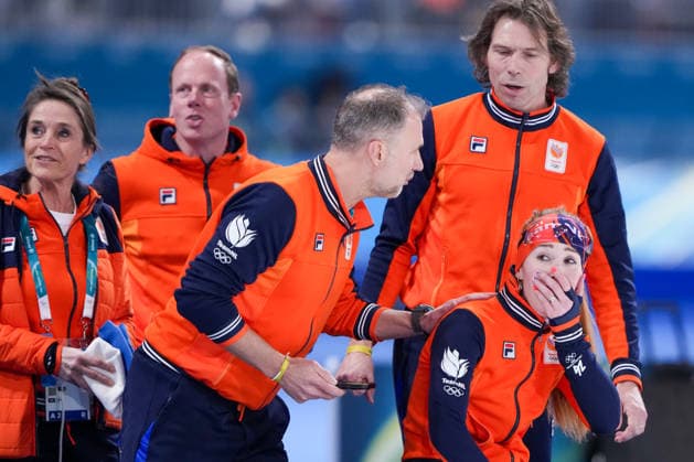 2026-02-20 - Milano Cortina 2026 Winter Olympics 1500m Women MILAN, ITALY - FEBRUARY 20: Coach Yvonne van Gennip, Coach Gerard van Velde of Netherlands, Antoinette Rijpma-De Jong of Netherlands during the 1500m Women on day 16 of the Milano Cortina 2026 Winter Olympics at the Milano Speed skating, Eisschnelllauf Arena on February 20, 2026 in Milan, Italy Milan Milano Speed Skating Arena Italy Content not available for redistribution in The Netherlands directly or indirectly through any third parties. Copyright: xAndrexWeeningx