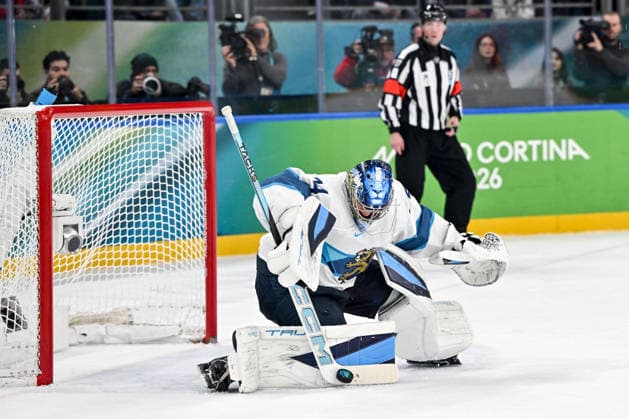 MILAN, ITALY - FEBRUARY 20: goalkeeper Juuse Saros of Finland makes a save during the Ice hockey, Eishockey Men™s Play-offs Semifinals match between Canada and Finland on day fourteen of the Milano Cortina 2026 Winter Olympic Games, Olympische Spiele, Olympia, OS at Milano Santagiulia Ice Hockey Arena on February 20, 2026 in Milan, Italy. Milan Milano Santagiulia Ice Hockey Arena Italy *** MILAN, ITALY FEBRUARY 20 goalkeeper Juuse Saros of Finland makes a save during the Ice Hockey Men™s Play offs Semifinals match between Canada and Finland on day fourteen of the Milano Cortina 2026 Winter Olympic games at Milano Santagiulia Ice Hockey Arena on February 20, 2026 in Milan, Italy Milan Milano Santagiulia Ice Hockey Arena Italy Copyright: xJustPictures.ch AndreaxBrancax jp-en-EuSpIm-AB-AAB_377620022026
