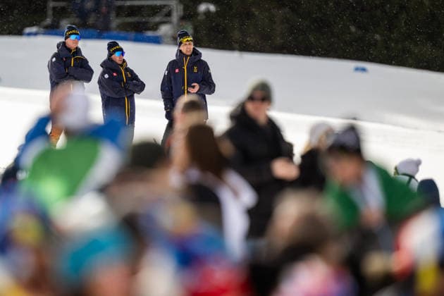 260220 Members of Team Sweden look at men s biathlon 15 km mass start during day 14 of the 2026 Winter Olympics on February 20, 2026 in Anterselva. Photo: Mathias Bergeld BILDBYRAN kod MB MB1339 skidskytte biathlon skiskyting Olympic Games, Olympische Spiele, Olympia, OS olympics winter olympics os ol olympiska spel vinter-os olympiske leker milano cortina 2026 milan cortina 2026 milano cortina 2026 olympic games milano cortina 2026 winter olympic games milano cortina-os milano cortina-ol vinter-ol 14 bbeng masstart mass start sweden sverige *** 260220 Members of Team Sweden look at men s biathlon 15 km mass start during day 14 of the 2026 Winter Olympics on February 20, 2026 in Anterselva Photo Mathias Bergeld BILDBYRAN code MB MB1339 biathlon biathlon biathlon olympic games olympics olympics winter olympics os ol olympiska spel vinter os olympiske leker milano cortina 2026 milan cortina 2026 milano cortina 2026 olympic games milano cortina 2026 winter olympic games milano cortina os milano cortina ol vinter ol 14 bbeng masstart mass start sweden sverige  Copyright: MATHIASxBERGELD BB260220MB117