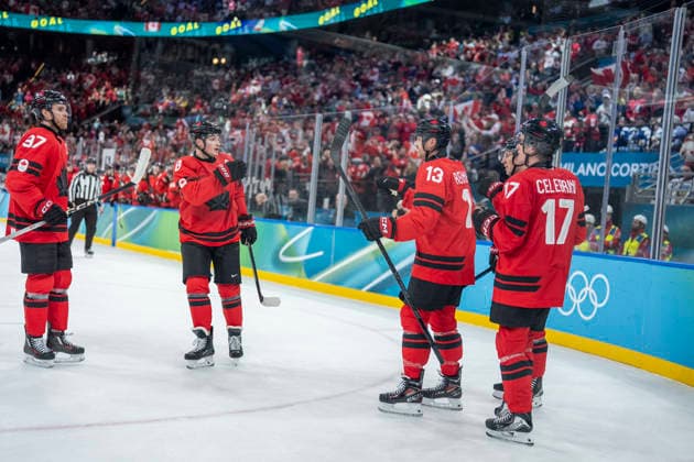 Ice hockey, Eishockey - Milano Cortina 2026 Winter Olympics: Day 14 Connor McDavid, Cale Makar, Sam Reinhart, Macklin Celebrini during the Men s Playoffs Semi-final match between Canada and Finland of the Milano Cortina 2026 Winter Olympic Games, Olympische Spiele, Olympia, OS at Milano Santagiulia Ice Hockey Arena on February 20, 2026 in Milan, Italy. Milano Italy  Copyright: xAndrzejxIwanczukx originalFilename:iwanczuk-icehocke260220_npKiG.jpg