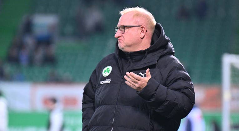 20 02 2026 Soccer Season 2025 2026 2 Soccer Bundesliga 23 Matchday SpVgg Greuther Fürth Kleeblatt SGF DSC Arminia Bielefeld Sportfoto Zink xwoxzix DFL regulations prohibit any use of photographs as image sequences and or quasi video only for editorial use Heiko Vogel Trainer SpVgg Greuther Fürth