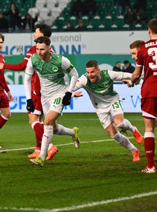 20 02 2026 Soccer Season 2025 2026 2 Soccer Bundesliga 23 Matchday SpVgg Greuther Fürth Kleeblatt SGF DSC Arminia Bielefeld Sportfoto Zink xwoxzix DFL regulations prohibit any use of photographs as image sequences and or quasi video only for editorial use Torjubel Jubel nach Treffer Torschuß zum 1 0 durch Branimir Hrgota 10, SpVgg Greuther Fürth Branimir Hrgota 10, SpVgg Greuther Fürth Jan Elvedi 15, SpVgg Greuther Fürth