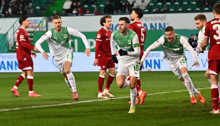 20 02 2026 Soccer season 2025 2026 2 Soccer Bundesliga 23 Matchday SpVgg Greuther Fürth Kleeblatt SGF DSC Arminia Bielefeld Sportfoto Zink xwoxzix DFL regulations prohibit any use of photographs as image sequences and or quasi video only for editorial use Torjubel Jubel nach Treffer Torschuß zum 1 0 durch Branimir Hrgota 10, SpVgg Greuther Fürth