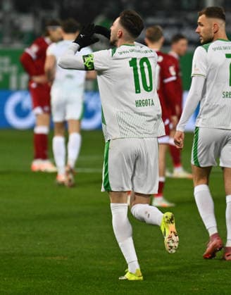 20 02 2026 Soccer season 2025 2026 2 Soccer Bundesliga 23 Matchday SpVgg Greuther Fürth Kleeblatt SGF DSC Arminia Bielefeld Sportfoto Zink xwoxzix DFL regulations prohibit any use of photographs as image sequences and or quasi video only for editorial use Torjubel Jubel nach Treffer Torschuß zum 1 0 durch Branimir Hrgota 10, SpVgg Greuther Fürth