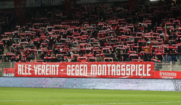 Poster, banner of Unionfans Alle vereint gegen Montagsspiele Sport Fußball Fußball Bundesliga Damen Frauen Saison 2025 2026 20 02 2026 1 FC Union Berlin vs 1 FC Köln DFL regulations prohibit any use of photographs as image sequences and or quasi video