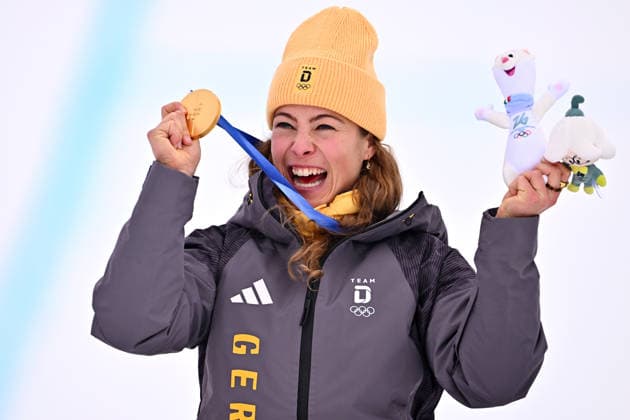 (260220) -- LIVIGNO, Feb. 20, 2026 -- Gold medalist Daniela Maier of Germany celebrates during the awarding ceremony of the freestyle skiing women s ski cross event at the Milan-Cortina 2026 Olympic Winter games, Winterspiele,Spiele, Summer games in Livigno, Italy, Feb. 20, 2026. ) (MICO2026)ITALY-LIVIGNO-OLYMPIC WINTER GAMES-FREESTYLE SKIING-WOMEN S SKI CROSS ZhangxHongxiang 