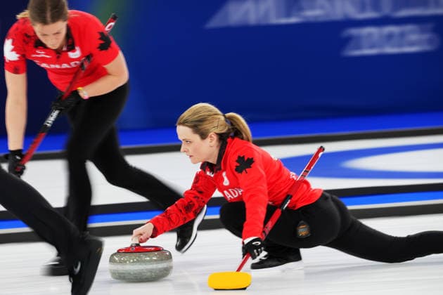 (260220) -- CORTINA D AMPEZZO, Feb. 20, 2026 -- Tracy Fleury of Canada competes during the curling women s semifinal match between Canada and Sweden at the 2026 Milan-Cortina Winter Olympics in Cortina, Italy, Feb. 20, 2026. ) (MICO2026)ITALY-CORTINA D AMPEZZO-OLYMPIC Winter games, Winterspiele,Spiele, Summer games CURLING-WOMEN-SEMIFINAL-CAN VS SWE LixGang 