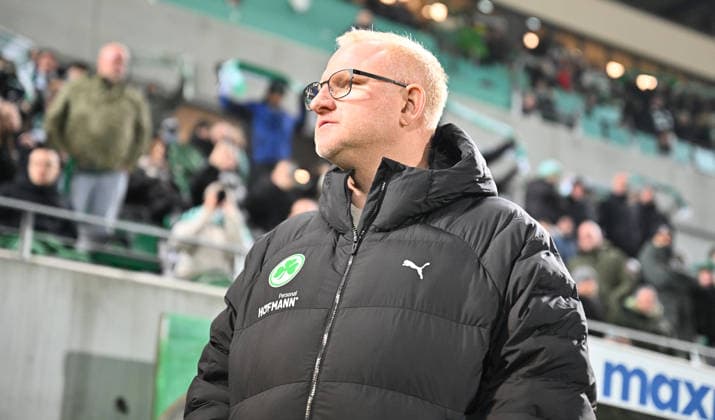 20 02 2026 Soccer Season 2025 2026 2 Soccer Bundesliga 23 Matchday SpVgg Greuther Fürth Kleeblatt SGF DSC Arminia Bielefeld Sportfoto Zink xwoxzix DFL regulations prohibit any use of photographs as image sequences and or quasi video only for editorial use Heiko Vogel Trainer SpVgg Greuther Fürth