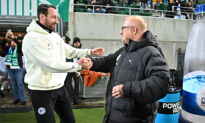 20 02 2026 Soccer Season 2025 2026 2 Soccer Bundesliga 23 Matchday SpVgg Greuther Fürth Kleeblatt SGF DSC Arminia Bielefeld Sportfoto Zink xwoxzix DFL regulations prohibit any use of photographs as image sequences and or quasi video only for editorial use Michael Mitch Kniat Trainer Arminia Bielefeld Heiko Vogel Trainer SpVgg Greuther Fürth Handshake Handshake before the start of the match