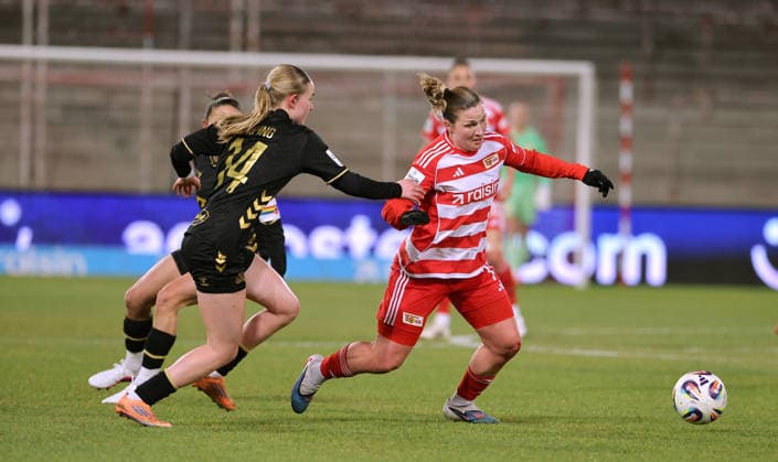 Carlotta Imping, Dina Orschmann on the ball duel Match scene Action Sport Football Soccer Bundesliga Women Season 2025 2026 20 02 2026 1 FC Union Berlin vs 1 FC Köln DFL regulations prohibit any use of photographs as image sequences and or quasi video