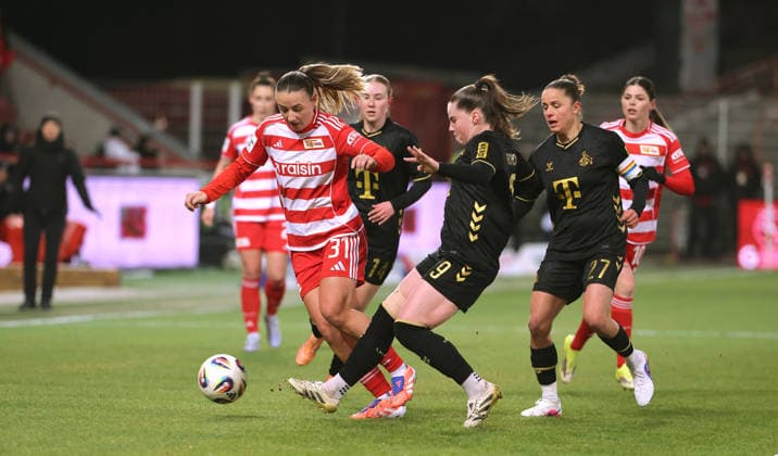 Tanja Pawollek on the ball, Adriana Achcinska, Laura Feiersinger duel Match scene Action Sport Football Soccer Bundesliga Women Season 2025 2026 20 02 2026 1 FC Union Berlin vs 1 FC Köln DFL regulations prohibit any use of photographs as image sequences and or quasi video