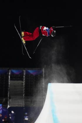 February 20, 2026, Livigno, Italy: Canada s Brendan Mackay (4) warms up ahead of the men s freeski halfpipe final at the Milano Cortina 2026 Winter Olympic Games, Olympische Spiele, Olympia, OS in Livigno, Italy on Friday, Feb. 20, 2026. Canada News - February 20, 2026  - ZUMAc35_ 20260220_zaf_c35_062 Copyright: xSeanxKilpatrickx