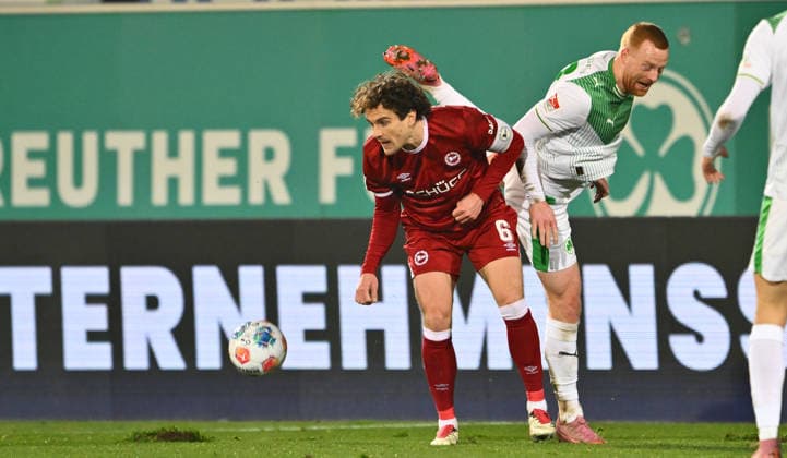 20 02 2026 Soccer Season 2025 2026 2 Soccer Bundesliga 23 Matchday SpVgg Greuther Fürth Kleeblatt SGF DSC Arminia Bielefeld Sportfoto Zink xwoxzix DFL regulations prohibit any use of photographs as image sequences and or quasi video only for editorial use Mael Corboz 6, Arminia Bielefeld Paul Will 13, SpVgg Greuther Fürth