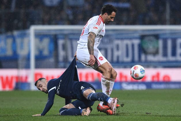 Soccer 2 Bundesliga 23 Matchday VfL Bochum 1 FC Nuremberg on 20 02 2026 at Vonovia Ruhrstadion in Bochum Erhan Masovic Bochum , left Mohamed Ali Zoma Nuremberg , right DFL regulations prohibit any use of photographs as image sequences and or quasi video xRx