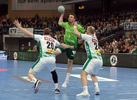 20 02 2026, xovx, Handball Daikin Handball Bundesliga, HSG Wetzlar SC DHfK Leipzig v l William Bogojevic SC DHfK Leipzig , Dominik Mappes HSG Wetzlar , Moritz Preuss SC DHfK Leipzig Wetzlar Buderus Arena Hessen Germany EN