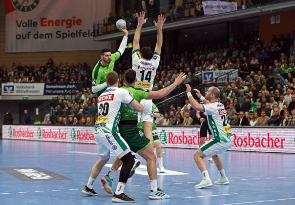 20 02 2026, xovx, Handball Daikin Handball Bundesliga, HSG Wetzlar SC DHfK Leipzig v l William Bogojevic SC DHfK Leipzig , Stefan Cavor HSG Wetzlar , Josip Simic HSG Wetzlar , Marko Mamic SC DHfK Leipzig , Caspar Gauer SC DHfK Leipzig Wetzlar Buderus Arena Hessen Germany EN