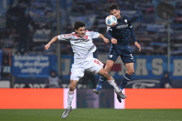 Soccer 2 Bundesliga 23 Matchday VfL Bochum 1 FC Nürnberg on 20 02 2026 at Vonovia Ruhrstadion in Bochum Tom Baack Nürnberg , left Cajetan Lenz Bochum , right DFL regulations prohibit any use of photographs as image sequences and or quasi video xRx