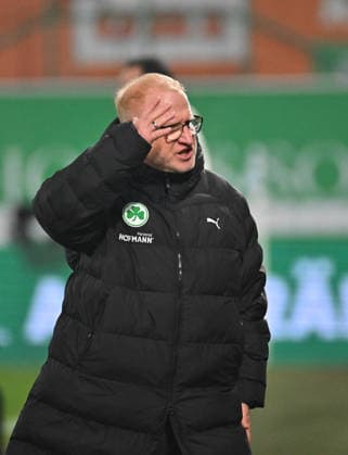 20 02 2026 Soccer Season 2025 2026 2 Soccer Bundesliga 23 Matchday SpVgg Greuther Fürth Kleeblatt SGF DSC Arminia Bielefeld Sportfoto Zink MeZi xmexzix DFL regulations prohibit any use of photographs as image sequences and or quasi video only for editorial use Heiko Vogel Trainer SpVgg Greuther Fürth sauer unzufrieden