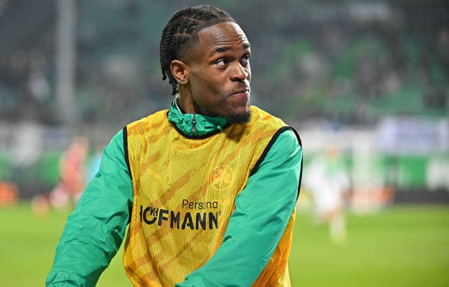 20 02 2026 Soccer Season 2025 2026 2 Soccer Bundesliga 23 Matchday SpVgg Greuther Fürth Kleeblatt SGF DSC Arminia Bielefeld Sportfoto Zink MeZi xmexzix DFL regulations prohibit any use of photographs as image sequences and or quasi video only for editorial use Noel Futkeu 9, SpVgg Greuther Fürth warming up warm up