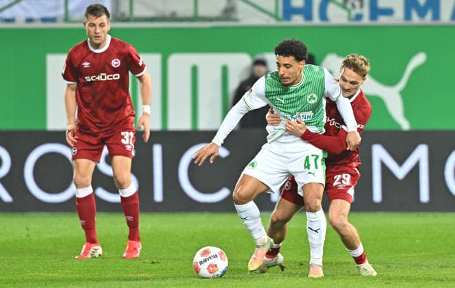 20 02 2026 Soccer Season 2025 2026 2 Soccer Bundesliga 23 Matchday SpVgg Greuther Fürth Kleeblatt SGF DSC Arminia Bielefeld Sportfoto Zink MeZi xmexzix DFL regulations prohibit any use of photographs as image sequences and or quasi video only for editorial use Sayfallah Ltaief 47, SpVgg Greuther Fürth vor Tim Handwerker 29, Arminia Bielefeld