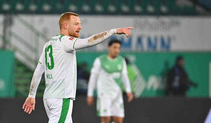 20 02 2026 Soccer Season 2025 2026 2 Soccer Bundesliga 23 Matchday SpVgg Greuther Fürth Kleeblatt SGF DSC Arminia Bielefeld Sportfoto Zink MeZi xmexzix DFL regulations prohibit any use of photographs as image sequences and or quasi video only for editorial use Paul Will 13, SpVgg Greuther Fürth dirigiert