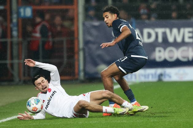 Bochum, Germany, 20 02 26, Berkay Yilmaz 1 FC Nuernberg and Francis Onyeka VfL Bochum in a duel during the match of the 2 Bundesliga between VfL 1848 Bochum 1 FC Nuernberg at the Vonovia Ruhrstadion in Bochum Photo by Joachim Bywaletz DFB DFL REGULATIONS PROHIBIT ANY USE OF PHOTOGRAPHS AS IMAGE SEQUENCES AND OR QUASI VIDEO Copyright: JoachimxBywaletz xJB-Sportfoto