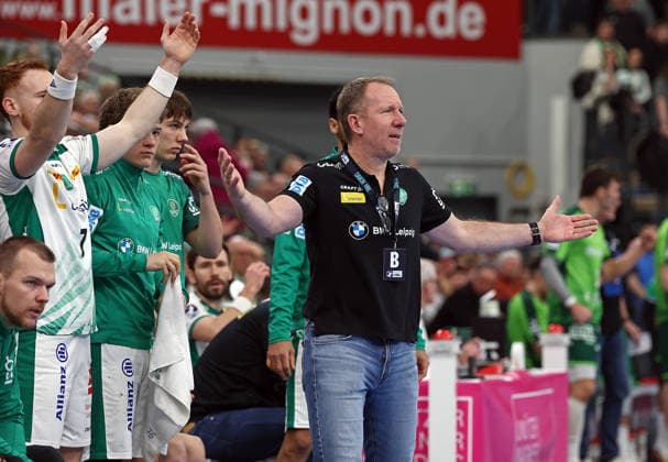 20 02 2026, xovx, Handball Daikin Handball Bundesliga, HSG Wetzlar SC DHfK Leipzig Coach Frank Carstens SC DHfK Leipzig disappointed, disappointed looking Wetzlar Buderus Arena Hessen Germany EN