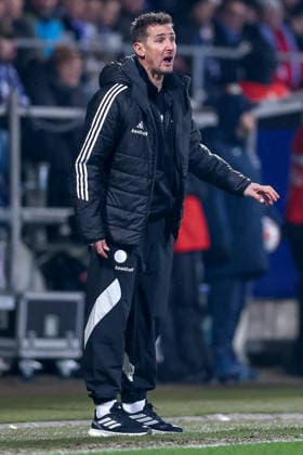 20 02 2026, Football, VfL Bochum 1 FC Nuremberg, 2 Fußball Bundesliga, 23 Matchday, Vonovia Ruhrstadion, Season 2025 2026 Head coach Miroslav Klose 1FC Nuernberg hc gesticulating on the sidelines DFB regulations prohibit any use of photographs as image sequences and or quasi video North Rhine-Westphalia Germany