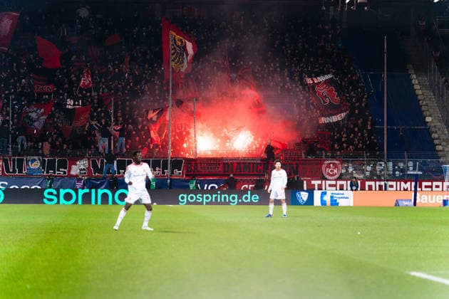 Germany 2 Bundesliga 2025 2026 Matchday 23, VfL Bochum vs 1 FC Nürnberg Friday, 20 02 2026 Vonovia Ruhr Stadion, North Rhine-Westphalia Fans Spectators Mood Scarf Away Block Guests Copyright: xCelinaxLeiersx