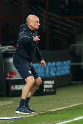 Bochum, Germany, 20 02 26, Head coach Uwe Roesler VfL Bochum gestures during the Bundesliga 2 match between VfL 1848 Bochum 1 FC Nuernberg at the Vonovia Ruhrstadion in Bochum Photo by Joachim Bywaletz DFB DFL REGULATIONS PROHIBIT ANY USE OF PHOTOGRAPHS AS IMAGE SEQUENCES AND OR QUASI VIDEO Copyright: JoachimxBywaletz xJB-Sportfoto