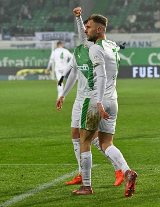 20 02 2026 Soccer Season 2025 2026 2 Soccer Bundesliga 23 Matchday SpVgg Greuther Fürth Kleeblatt SGF DSC Arminia Bielefeld Sportfoto Zink xwoxzix DFL regulations prohibit any use of photographs as image sequences and or quasi video only for editorial use Torjubel Jubel Freude nach Treffer Tor Torschuß zum 2 1 durch Dennis Srbeny 7, SpVgg Greuther Fürth ballt Faust Fäuste