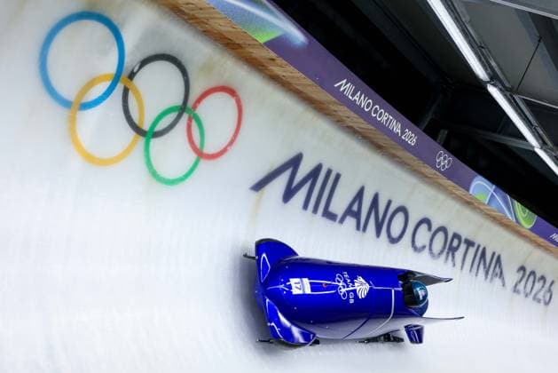 Olympische Winterspiele Milano Cortina 2026 Bob Zweierbob Frauen am 20.02.2026 im Cortina Sliding Centre in Cortina d™Ampezzo Viktoria Cernanska Lucia Mokrasova ( Slowakei ) *** Olympic Winter Games Milano Cortina 2026 Bobsleigh two-man women on 20 02 2026 at the Cortina Sliding Center in Cortina d™Ampezzo Viktoria Cernanska Lucia Mokrasova Slovakia xMSx