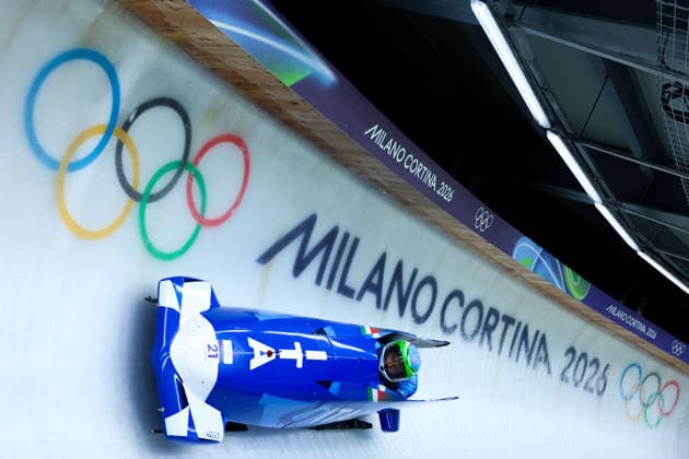 Olympische Winterspiele Milano Cortina 2026 Bob Zweierbob Frauen am 20.02.2026 im Cortina Sliding Centre in Cortina d™Ampezzo Simona De Silvestro Anna Costella ( Italien ) *** Olympic Winter Games Milano Cortina 2026 Bobsleigh two-man women on 20 02 2026 at the Cortina Sliding Center in Cortina d™Ampezzo Simona De Silvestro Anna Costella Italy xMSx