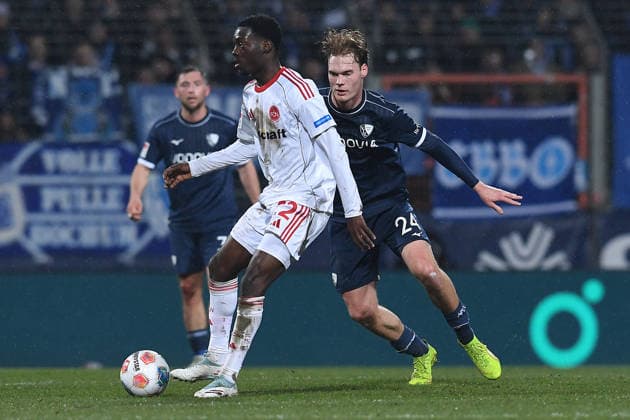 Soccer 2 Bundesliga 23 Matchday VfL Bochum 1 FC Nuremberg on 20 02 2026 at Vonovia Ruhrstadion in Bochum Rabby Nzingoula Nuremberg , left Mats Panneweg Bochum , right DFL regulations prohibit any use of photographs as image sequences and or quasi video xRx