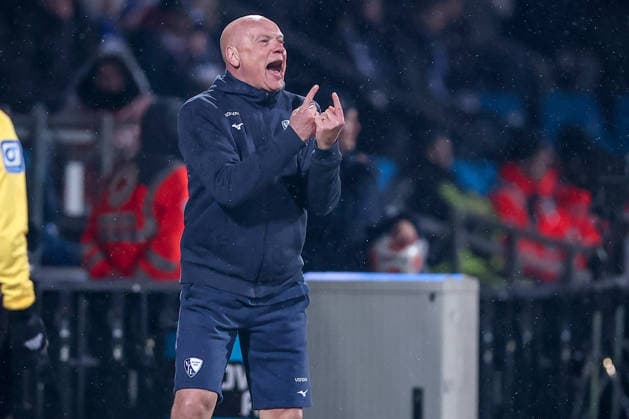 20 02 2026, Football, VfL Bochum 1 FC Nürnberg, 2 Fußball Bundesliga, 23 Matchday, Vonovia Ruhrstadion, Season 2025 2026 Head coach Uwe Rösler VfL Bochum hc gesticulating on the sidelines DFB regulations prohibit any use of photographs as image sequences and or quasi video Nordrhein Westfalen Germany