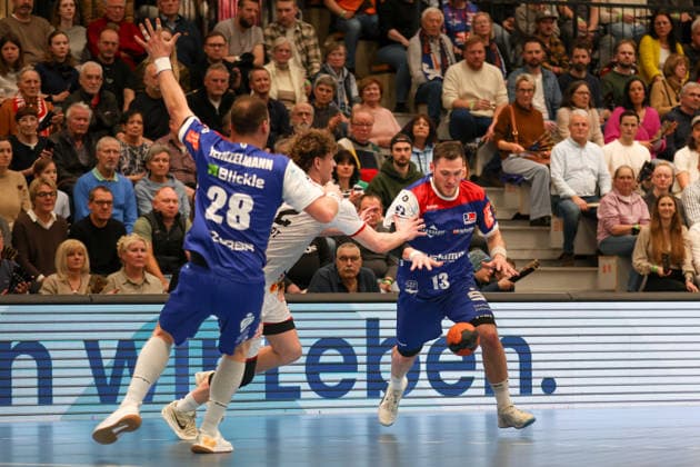 Duel, duel, fight, tackle, duel, duel, fight, tackle Tobias Heinzelmann HBW Balingen Weilstetten, 28 , Magnus Holpert VfL Lübeck Schwartau, 22 and Merlin Fuss HBW Balingen Weilstetten, 13 HBW Balingen Weilstetten VFL Luebeck Schwartau, Handball 2 Bundesliga, Matchday 20, Season 2025 2026, 20 02 26 HBW Balingen Weilstetten VFL Luebeck Schwartau, Handball 2 Bundesliga, Matchday 20, Season 2025 2026, 20 02 26 Balingen Copyright: xEibner-Pressefoto KirstenxThiemax