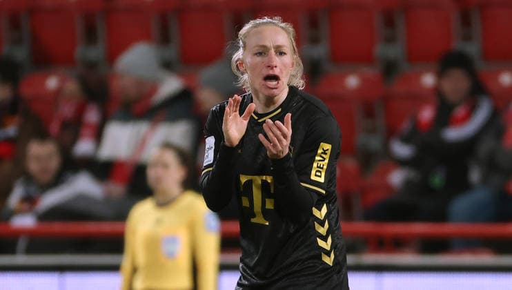Pauline Bremer cheers and cheers after 1 1 equalizer joy emotion jubilation sport soccer soccer Bundesliga women women season 2025 2026 20 02 2026 1 FC Union Berlin vs 1 FC Köln DFL regulations prohibit any use of photographs as image sequences and or quasi video