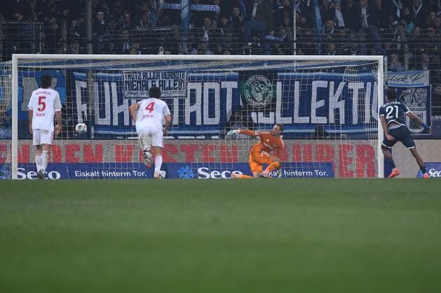 Soccer 2 Bundesliga 23 Matchday VfL Bochum 1 FC Nürnberg on 20 02 2026 at Vonovia Ruhrstadion in Bochum Francis Onyeka Bochum shoots a penalty to 1 1 DFL regulations prohibit any use of photographs as image sequences and or quasi video xRx