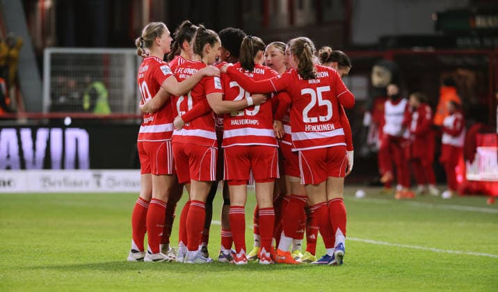 Eileen Campbell 10 cheers after 2 1 with teammates joy emotion jubilation sport soccer soccer Bundesliga women season 2025 2026 20 02 2026 1 FC Union Berlin vs 1 FC Köln DFL regulations prohibit any use of photographs as image sequences and or quasi video