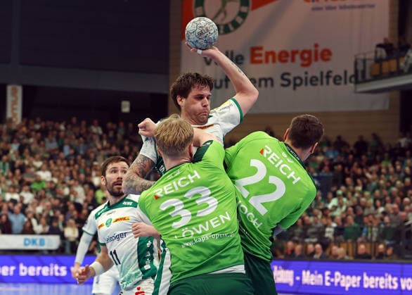 20 02 2026, xovx, Handball Daikin Handball Bundesliga, HSG Wetzlar SC DHfK Leipzig v l Lukas Binder SC DHfK Leipzig , Georg Löwen HSG Wetzlar , Dean Bombac SC DHfK Leipzig , Jona Schoch HSG Wetzlar Wetzlar Buderus Arena Hessen Germany EN